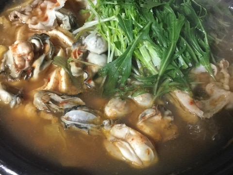 牡蠣と豚肉のキムチ鍋